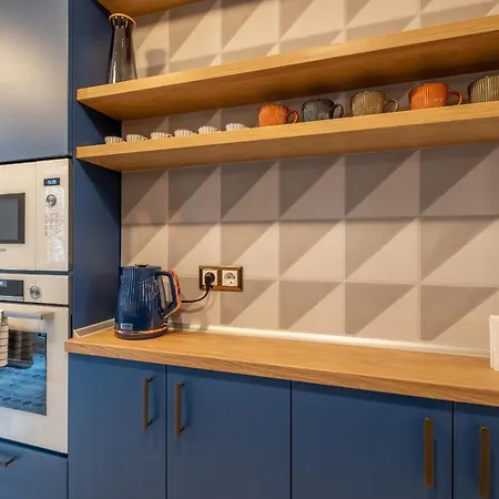 Sofia's Classy Blu -2 Bedrooms *