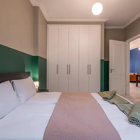 Sofia's Classy Blu -2 Bedrooms