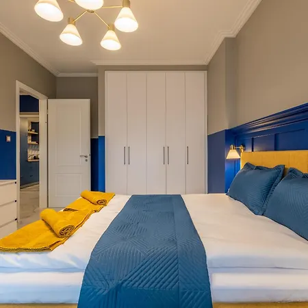 Sofia's Classy Blu -2 Bedrooms דירה סופיה