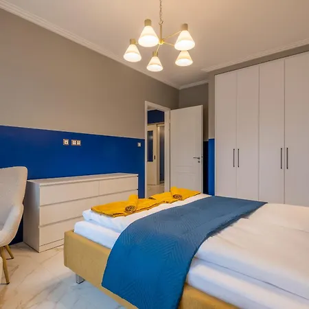 Sofia's Classy Blu -2 Bedrooms Sofia