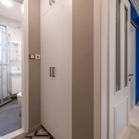 Sofia's Classy Blu -2 Bedrooms *