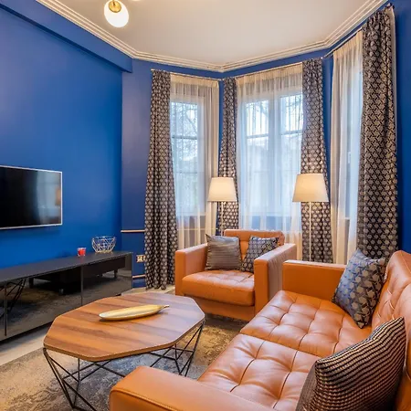 Sofia's Classy Blu -2 Bedrooms Apartment