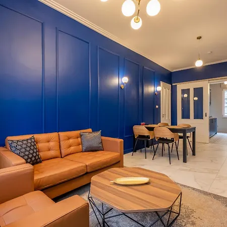 Sofia's Classy Blu -2 Bedrooms Apartment